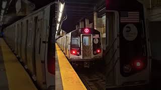 Undead (Z)ombie Z train returns at the dammed Chambers St #nycsubway #train #explore