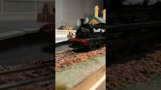 Hornby Smokey Joe pulling passenger coaches #modelrailway #train #hornbyrailways