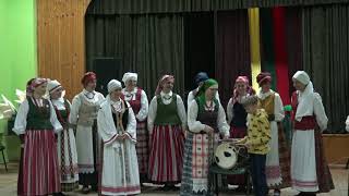 Grigiškių "Šviesos"gimnazijos folkloro ansamblis "Spalgena"