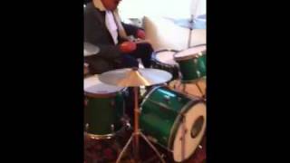 Nawlins Drummer rocks the Green Sparkle jazz kit