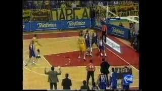 ΑΕΚ-ΤΑΟΥ ΚΕΡΑΜΙΚΑ 75-74(2001).