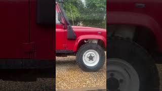 The Land Rover doubles as a cat shelter? 🥹🐈 #landrover #defender #cat #defender110 #funnycats