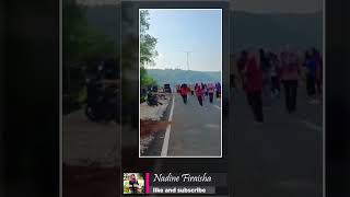 Si Paling Senam,  Emak emak Cuek Senam Tutupi Jalan Bikin Macet!