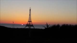 en HD : Tour Eiffel Coucher de Soleil TimeLapse ( Sion )