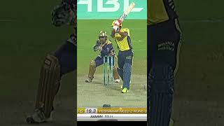 Last Over Battle | Quetta Gladiators vs Peshawar Zalmi #HBLPSL #SportsCentral #Shorts M1E1K