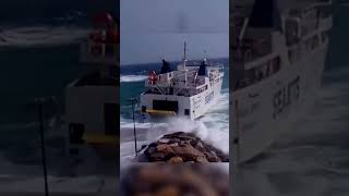 Kapal penumpang, kesusahan sandar #kapal #pelaut #shortvideo