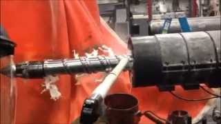 Cleaning injection mold extruder screw - MIGHTY E - Dry Ice Blasting