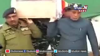 Rajnath Singh Helps in Carry Coffin of Jawan Died in Pulwama Attack | Studio N