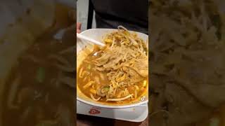 Khao Soi in Thailand 🤤 #outnaboutkp #khaosoi #chiangmai #thailand #thaikhaosoi #soyummy #sospicy