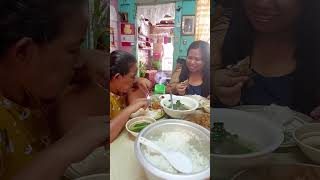 Tamang mukbang lang habang kwentuhan