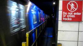 R160 (R) Train Entering 86th Street