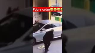 Pobre coisa 😂😂😂😂😂