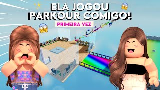 Roblox - MINHA IRMÃ JOGOU PARKOUR PELA PRIMEIRA VEZ (Parkour dos Youtubers)