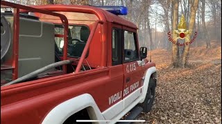 Fiamme nei boschi di Como e Varese