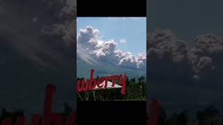 Merapi Erupsi #shorts #merapierupsi #merapi