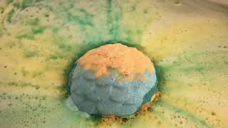 Lush Melusine bath bomb demo