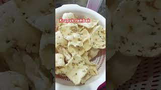 Krupuk rambak!!Oleh-oleh temen cuti dari Indonesia#krupukrambak #food #tkwtaiwansukses