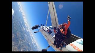 ¡Vuela en PARACAÍDAS! ✈🪂 | Skydive MADRID