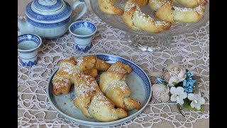 Cornetti di sfoglia con crema alla nocciola