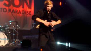 Cody Simpson NEW SONG Listen / Having fun with Fans @ Montreal february 8th 2012