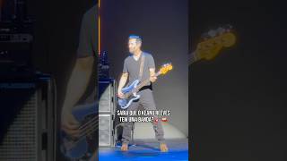 Responde aí: você sabia que Keanu Reeves tem uma banda? 🎸