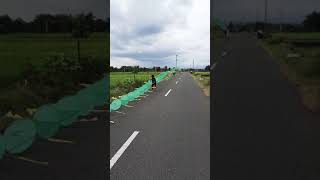 layangan naga 100 meter mengudara anak ini sampe terbawa naik ke udara..