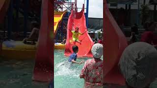 waterboom zatobay, mba yaya meluncur