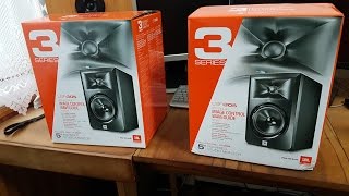 JBL LSR305 Unboxing