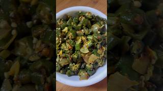 Chilli Garlic Bhindi / Lahsuni Bhindi / Bhindi Garlic Fry 🌿 #shortsvideo