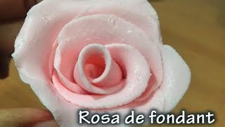 Rosa de fondant sin molde