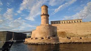 Marseille : ville, port et île du Frioul