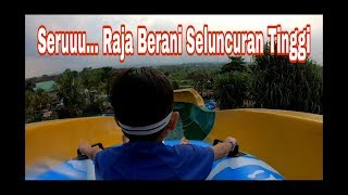 Serunya Seluncuran Dari Tempat Yang Tinggi Di Saygon Waterpark.