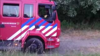 Brandweer Schiedam vast in het zand (HV 14-1 Ass Collega's)