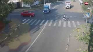 Very lucky cyclist in terrible auto crash