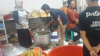 PROSES MASAK NASI KEBULI.  HAOL Pendiri Ponpes Al-Masthuriyah Sukabumi