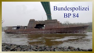 Rohbau des Bundespolizei-Einsatzschiffs BP 84 "NEUSTADT" // Vorbeifahrt in Hochdonn // 9.12.2021