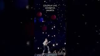 Momen vokalis COLDPLAY CHRIS MARTIN mengucapkan salam