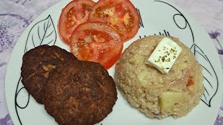 Beef patty 🍘with rice🍚 and tomatoes🍅 μπιφτεκι με ρύζι & ντομάτα #easycooking #beefrecipe #ricerecipe