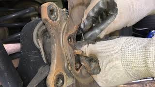 Kia Soul how to replace rotors and wheel hub assembly, wheel hub bearing