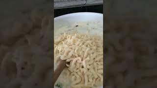 Ich mache schnelle Käsespätzle mit Speck. Rezept in der Beschreibung. #viral #shortvideo #kochen