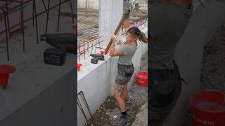 Seid ihr Team Bindemaschine oder Team mit Hand binden?😎#baustelle #shorts #maurer #girl #handwerk