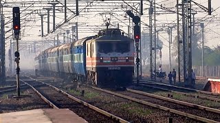 Surprise Link BRC WAP-5 hauled Madhya Pradesh Sampark Kranti Express at MPS !!!