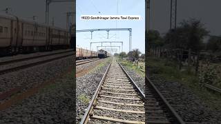 19223 Gandhinagar Jammu Tawi Express Crossing Banglore Exp #indianrailways #railway