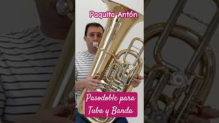 Paquita Antón con la Tuba MTP en Fa