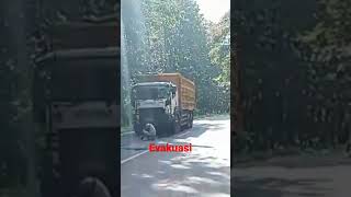 evakuasi truck terguling