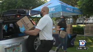 WPLG ABC | Marlins + Feeding South Florida Distribute Turkeys and Meal Boxes Before Thanksgiving