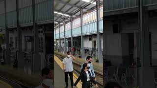 Bel kedatangan Kereta Api di Stasiun Karawang menggunakan instrumen lagu Manuk Dadali