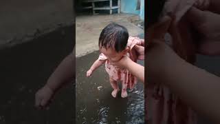 bayi ajaib hobi main hujan[lucu dan imut]#shorts