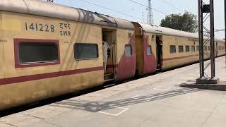 22685 Ypr - Cdg Karnataka Sampark Kranti Express via Pune junction with BSL WAP - 4