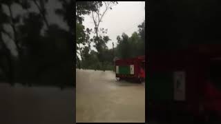 detik datik mobil berisi penumbang   terbawa arus banjir || banjir tanjung pinang 09.01.2021